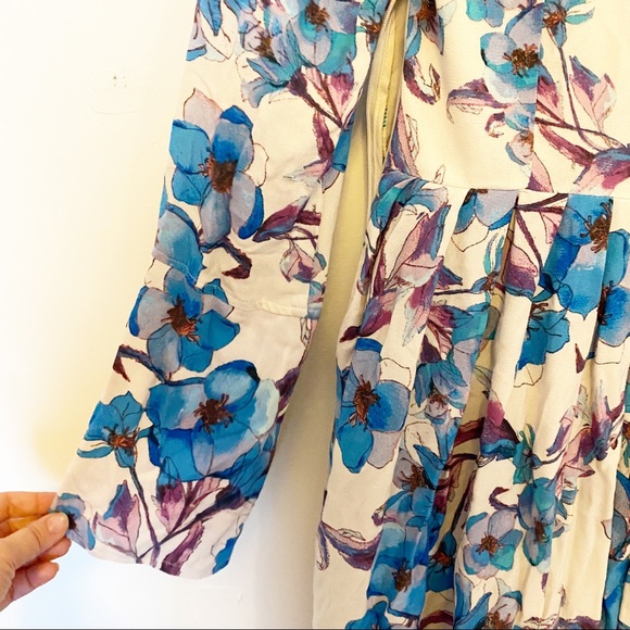 Free People Tegan Floral Mini Dress keyhole
Purple and Blue Bell Sleeves Boho - Picture 7 of 10